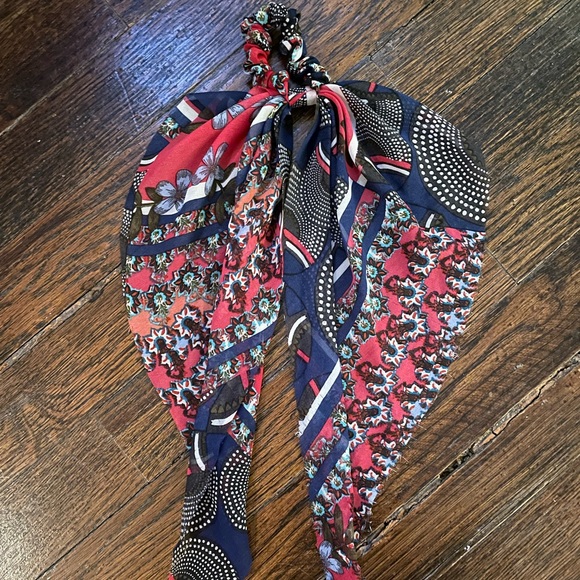 SET OF ANTHROPOLOGIE HAIR SCARVES - Picture 3 of 4